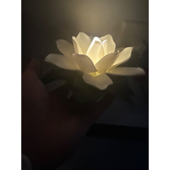 Vtg Meico Inc Lighted Porcelain Magnolia Flower with Bud & Green Leaves Decor - Picture 7 of 8